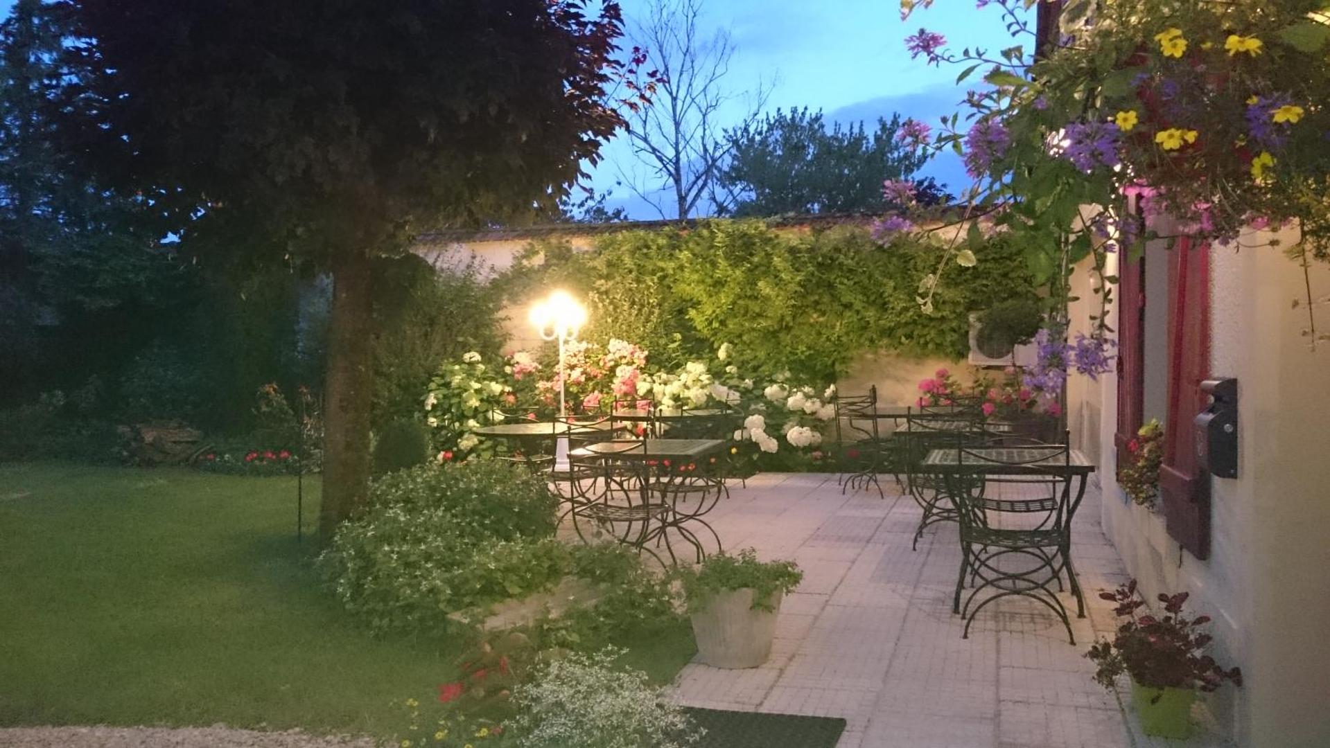Billede 6: LOGIS - Hôtel Restaurant Les Tilleuls