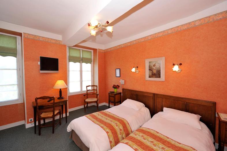 Billede 9: LOGIS - Hôtel Restaurant Les Tilleuls