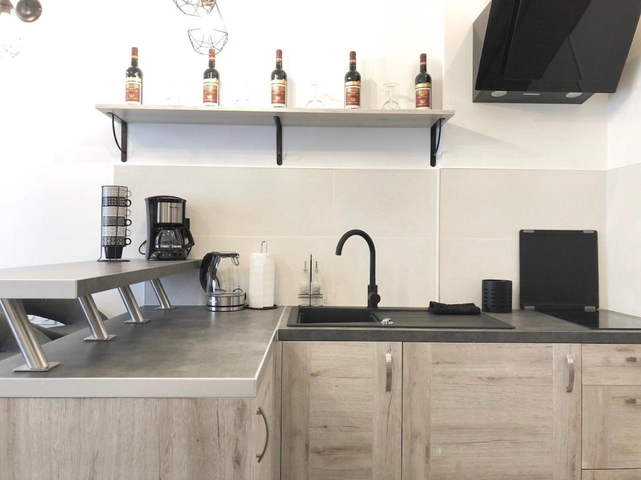 Fotografie 7: Nice Centre Flat - Modern, Quiet and Brand New