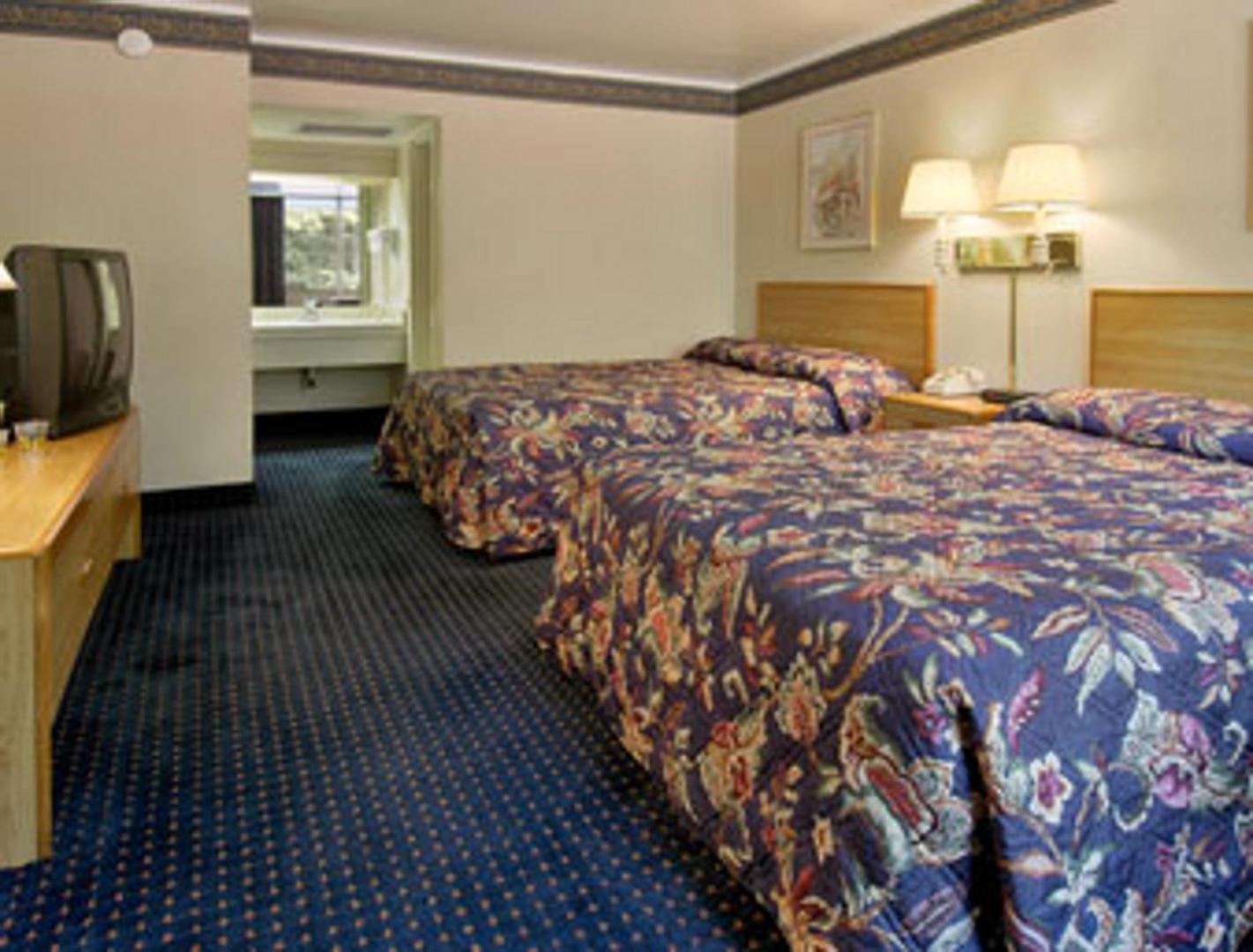 Kuva 2: Super 8 by Wyndham Camp Springs/Andrews AFB DC Area