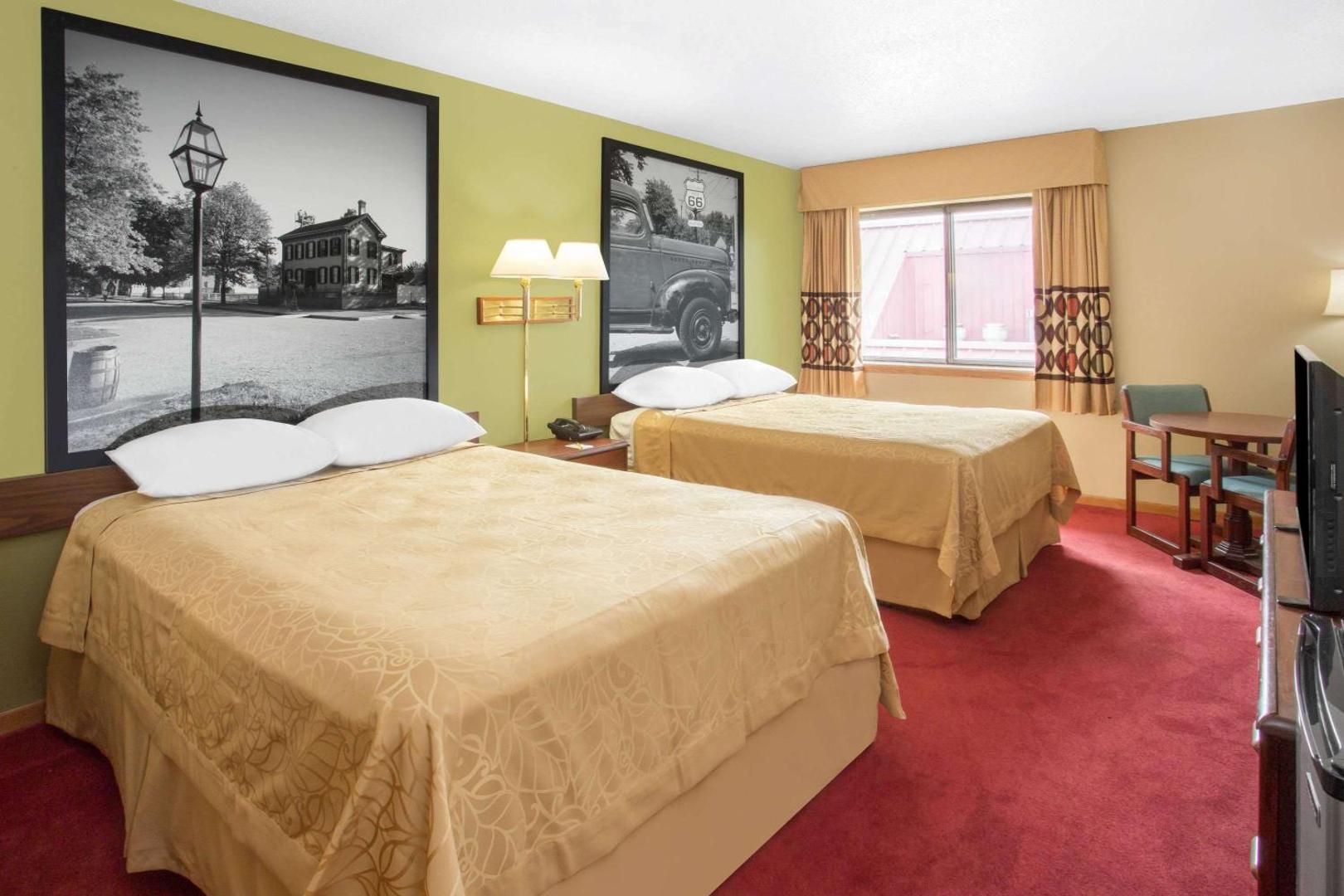Foto 10: Super 8 by Wyndham Normal Bloomington