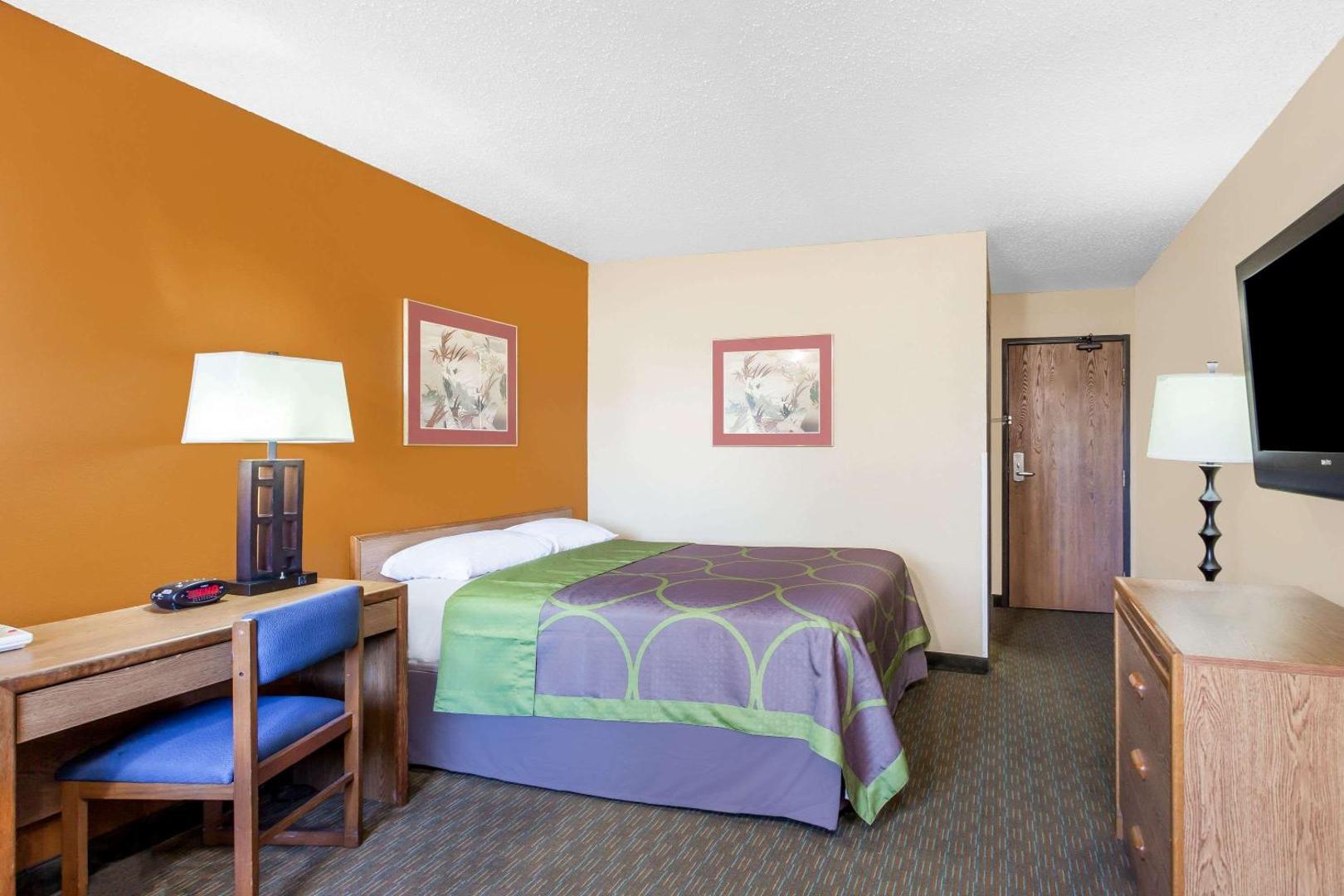 Bilde 9: Super 8 by Wyndham Charlotte/Amusement Park Area