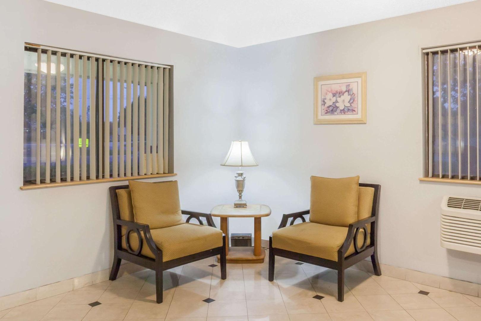 Bilde 2: Super 8 by Wyndham Charlotte/Amusement Park Area