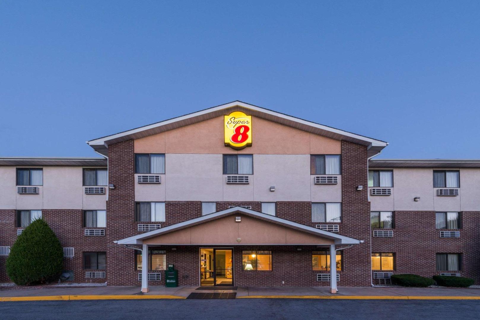 Super 8 by Wyndham Front Royal photo 2