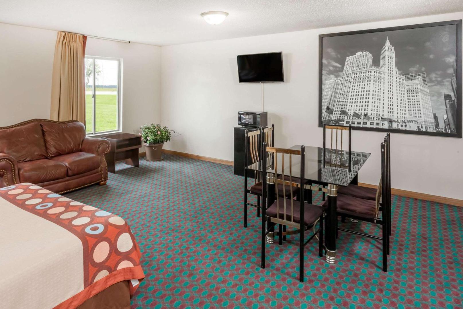 Foto 6: Super 8 by Wyndham Pekin/Peoria Area