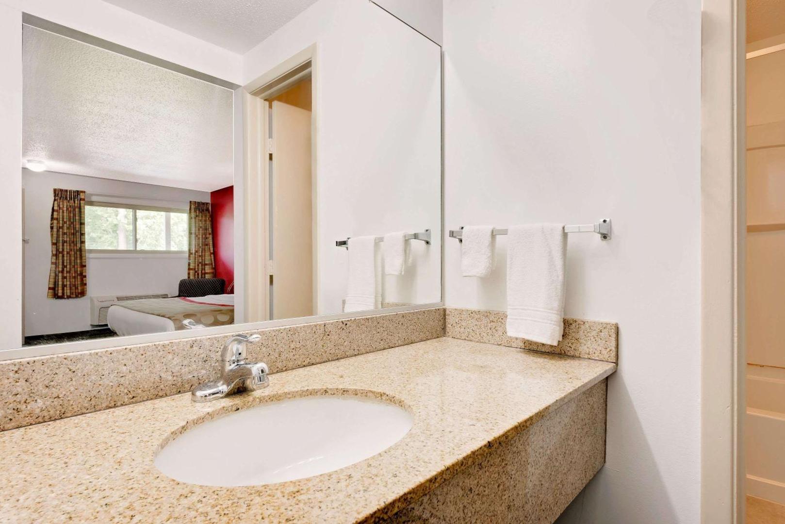 Fotografie 3: Ramada by Wyndham Cleveland Airport West