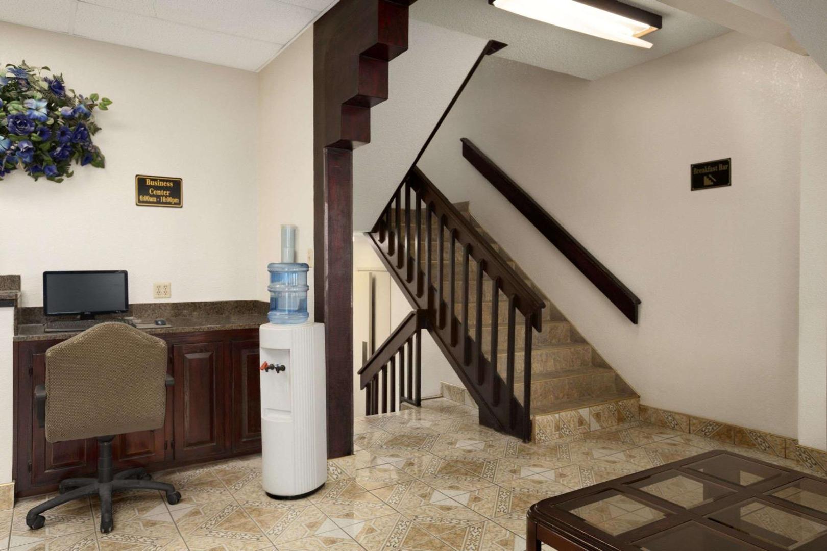 Foto 8: Super 8 by Wyndham Carlsbad