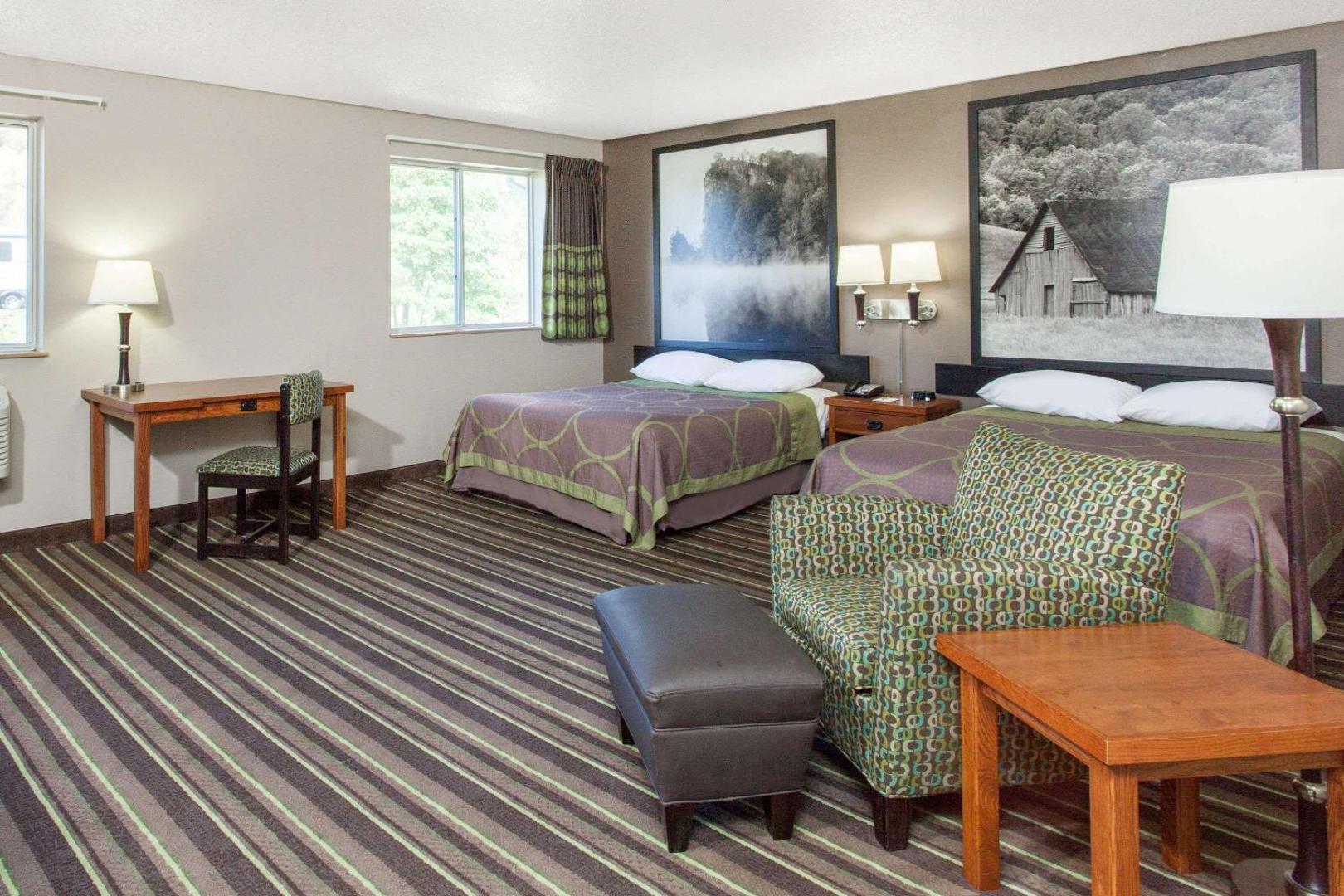 Foto 7: Super 8 by Wyndham Richlands/Claypool Hill Area