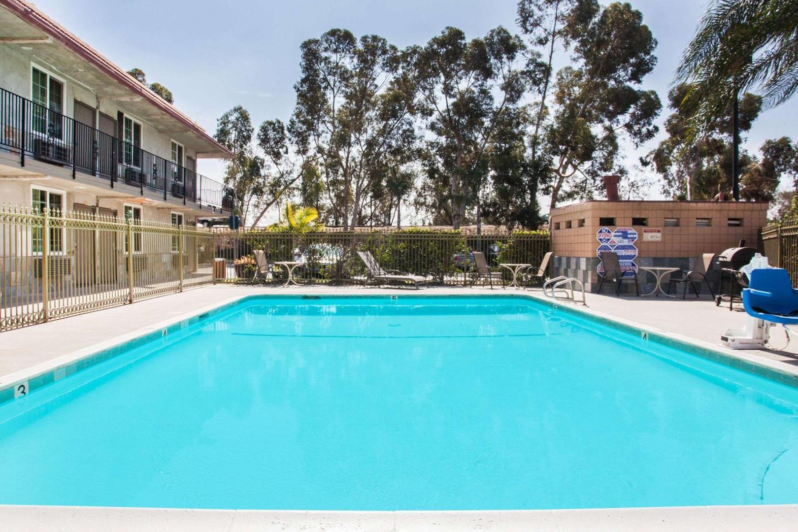 Photo 5 : Super 8 by Wyndham Redlands/San Bernardino