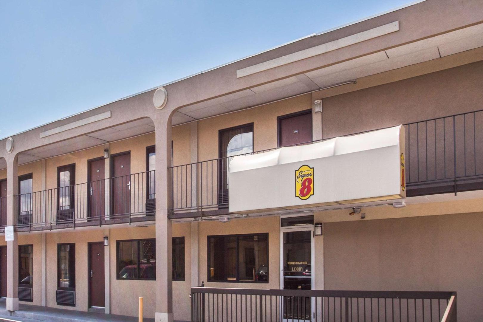 Kuva 3: Super 8 by Wyndham Camp Springs/Andrews AFB DC Area