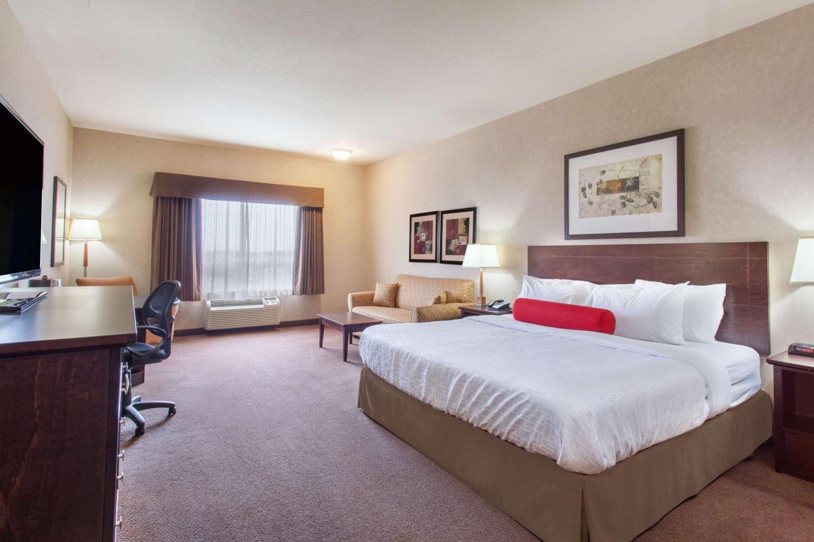 Foto 10: Ramada by Wyndham Camrose