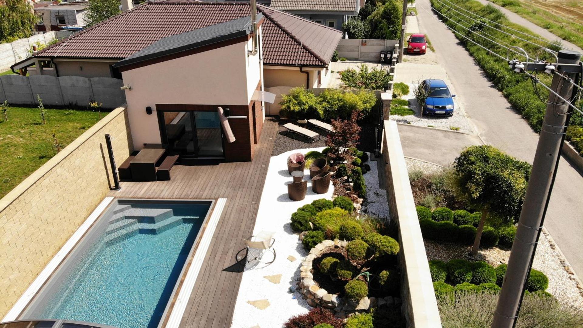 Foto 2: Tiny House with Private Pool