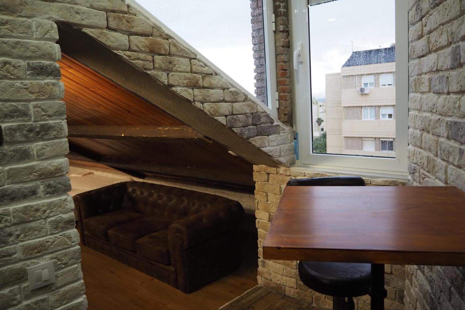 Bilde 9: Tiny apartment on the roof touching Gibraltar
