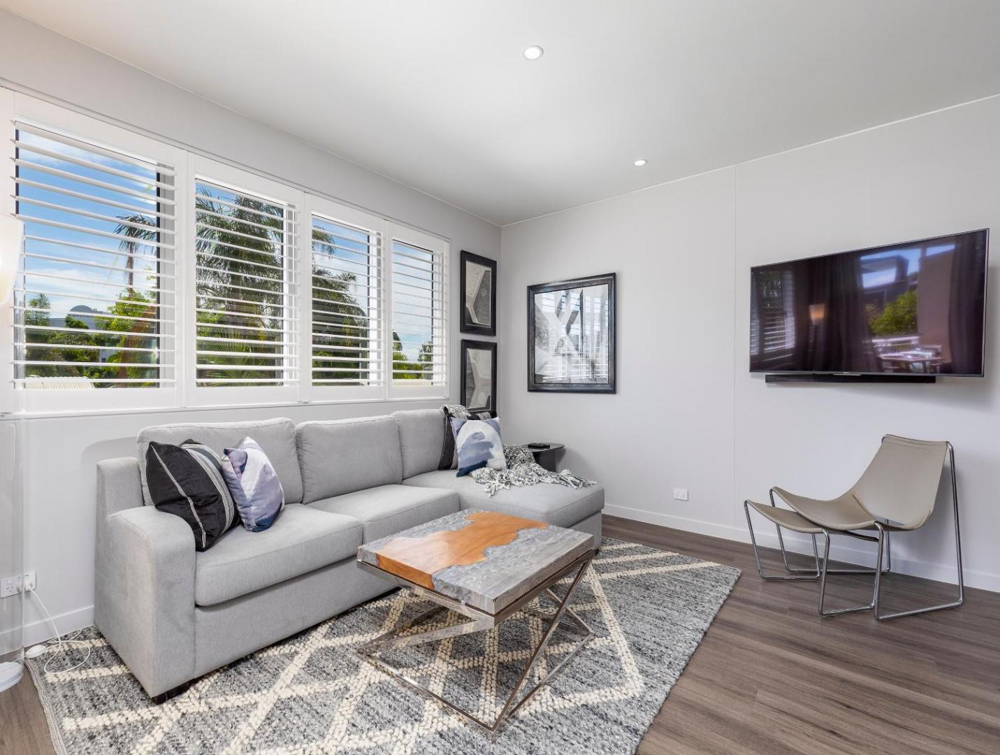 Bilde 4: Sleek, modern and comfortable on Hastings Street