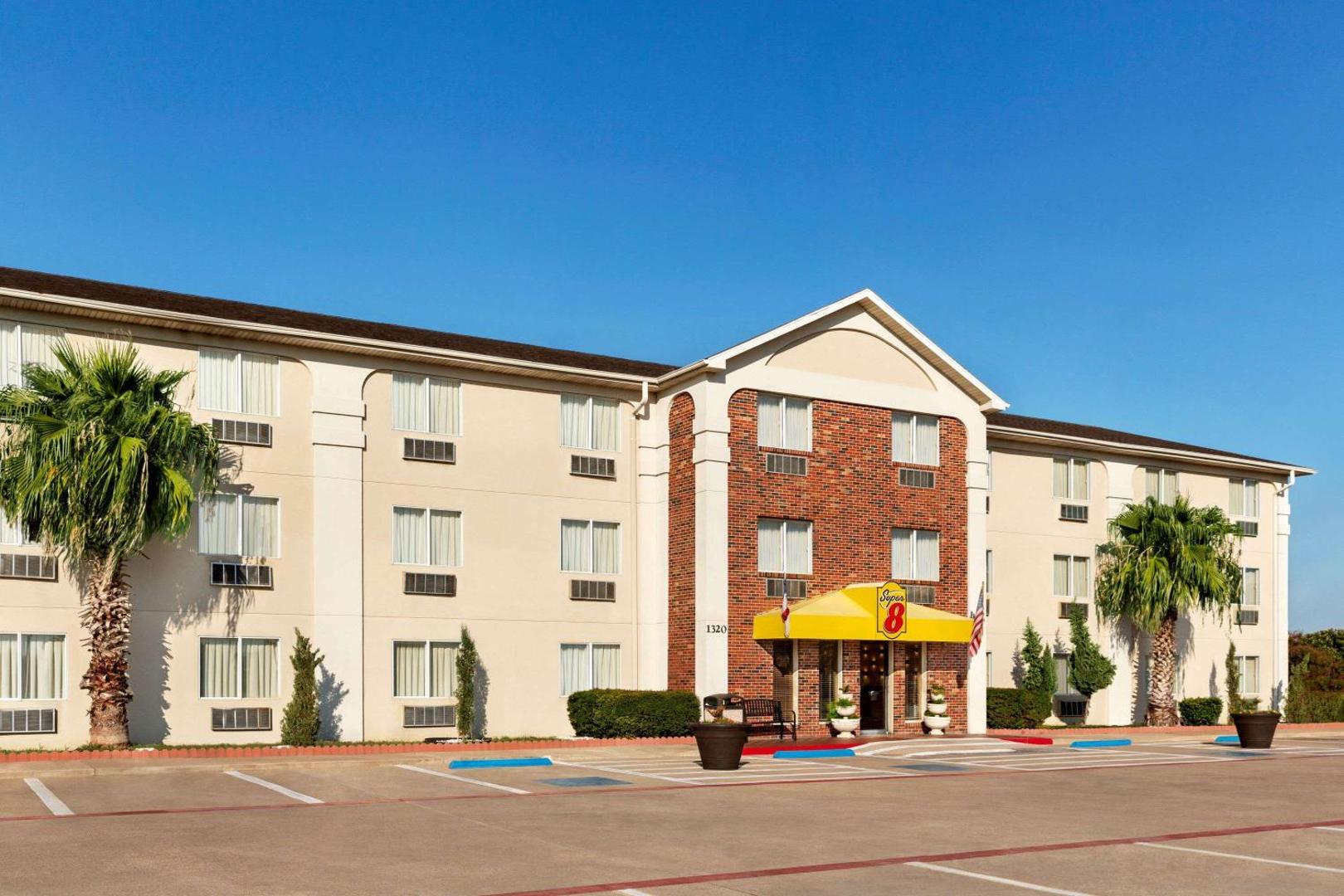 Bilde 8: Super 8 by Wyndham Waco University Area
