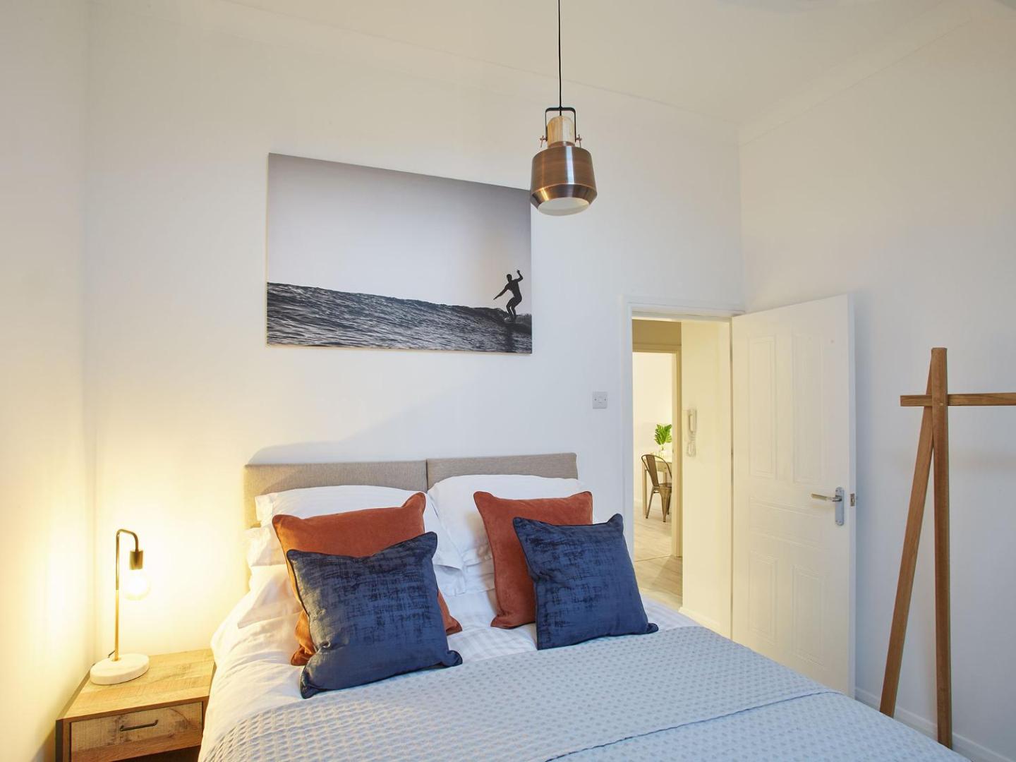Фотография 10: Host & Stay - The Surfer's Loft Apartment