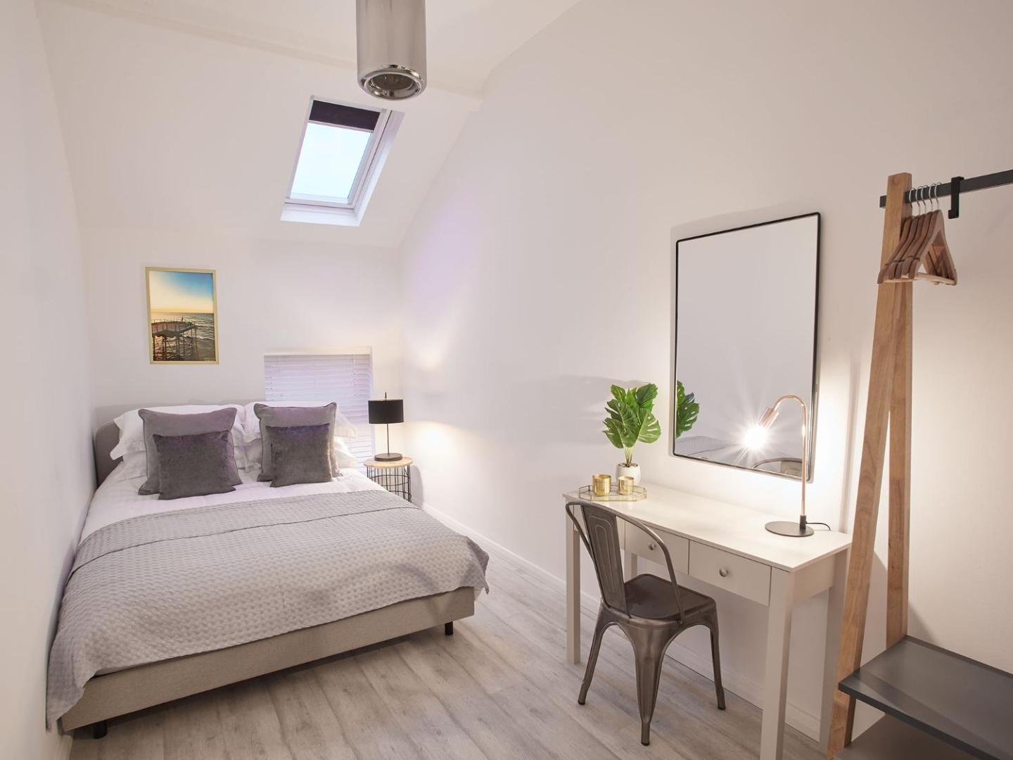Фотография 4: Host & Stay - The Surfer's Loft Apartment