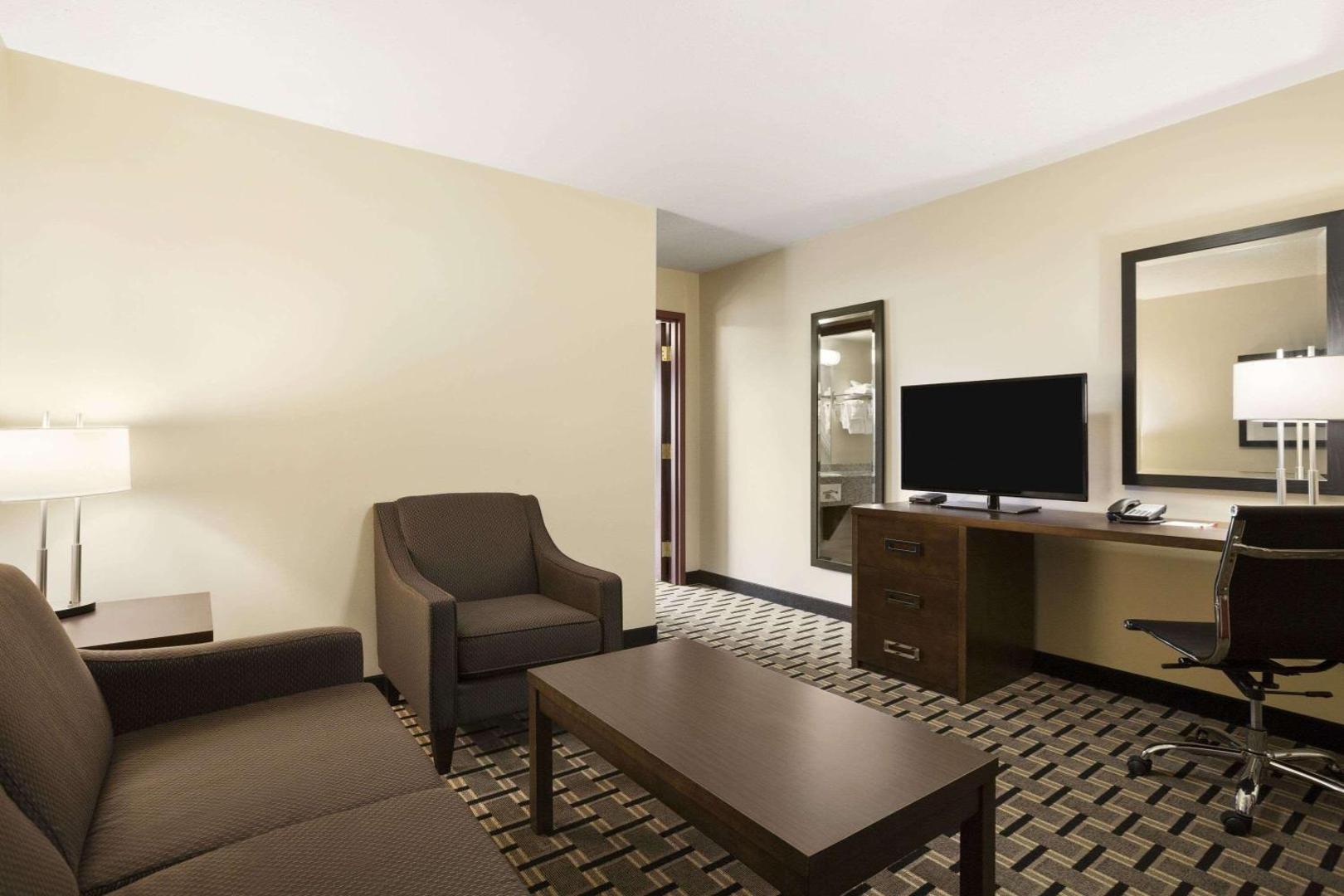 Foto 9: Ramada by Wyndham Edson