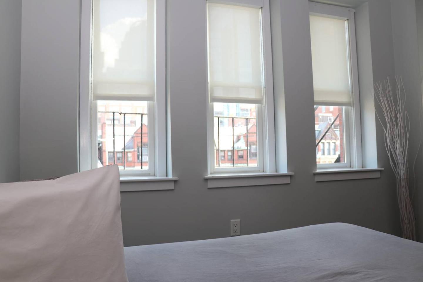 Foto 3: Stylish Studio on Newbury St, THIS IS BOSTON! #12