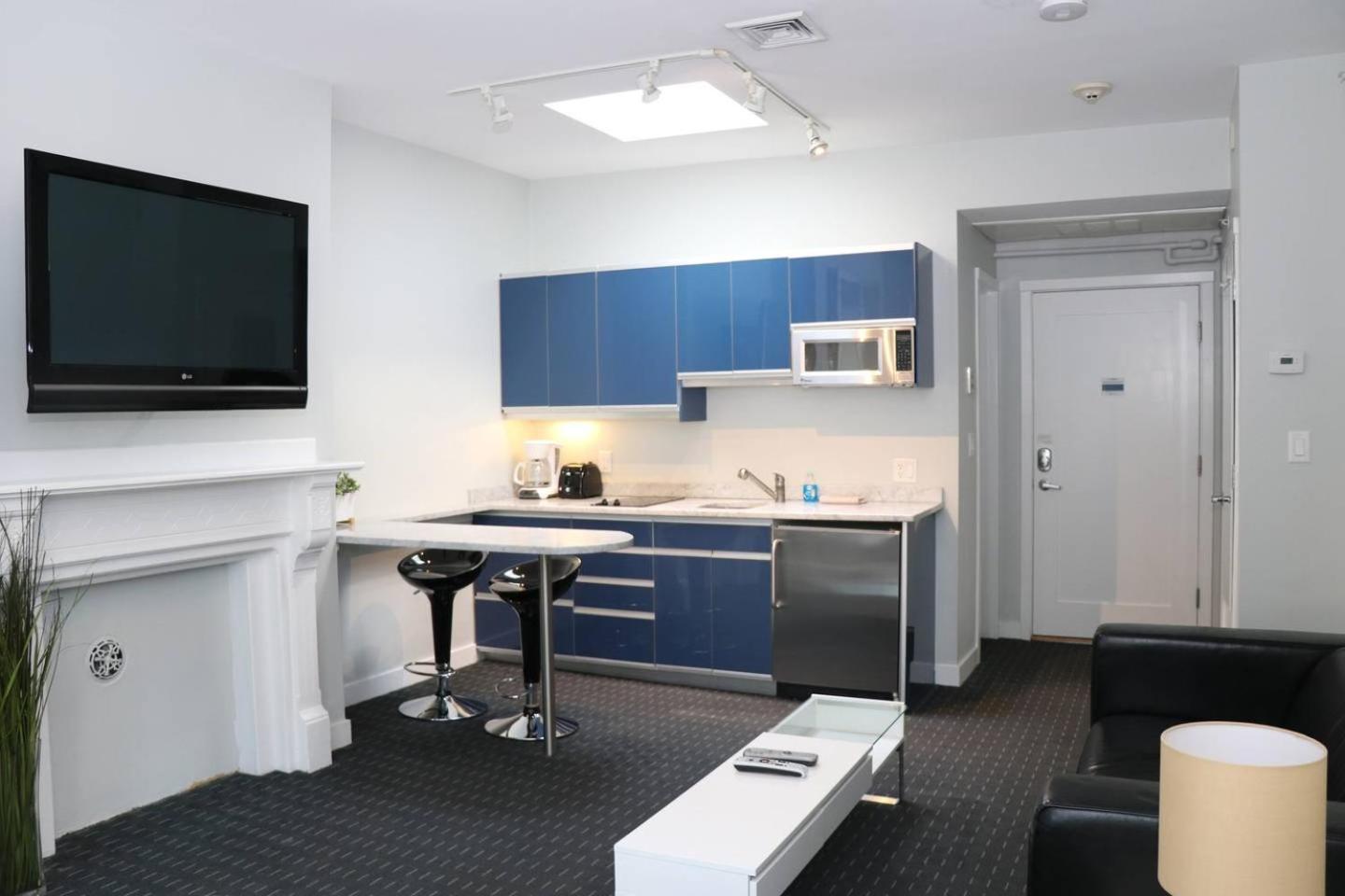 Foto 7: Stylish Studio on Newbury St, THIS IS BOSTON! #12