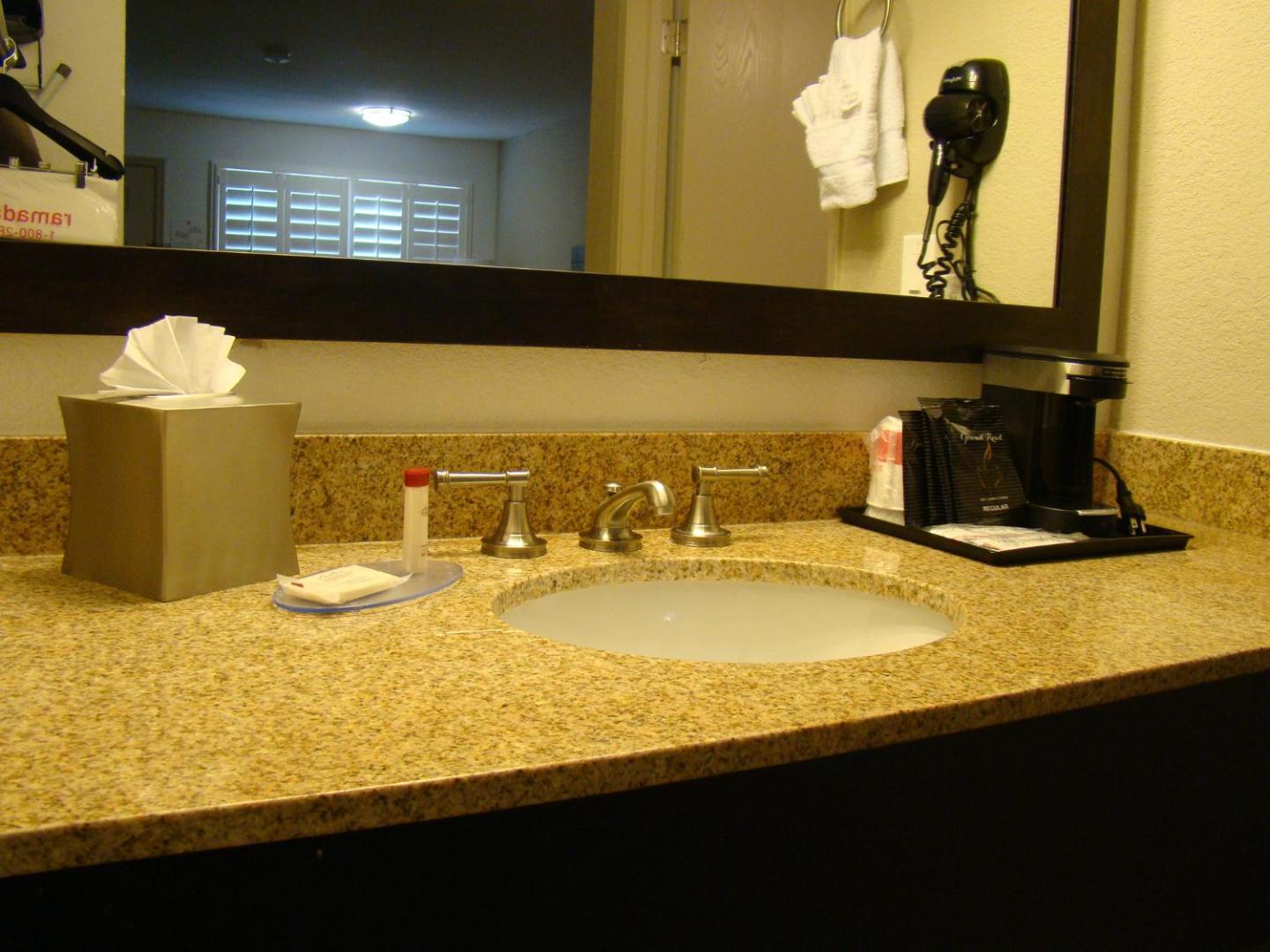 Photo 10 : Infinity Inn & Suites