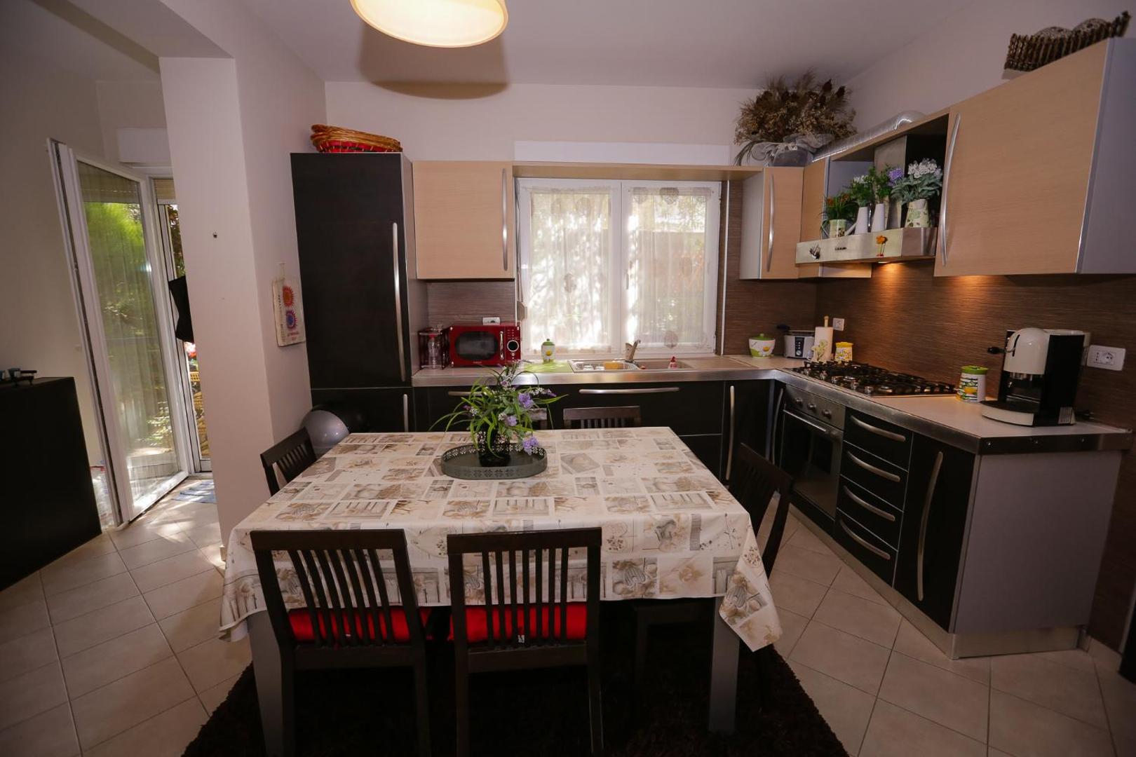 Zdjęcie 7: Pine-Tree Apt w/ Private Garden 50 m from the Sea