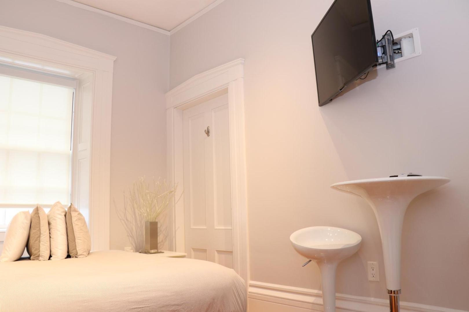 Bilde 4: Charming & Stylish Studio on Beacon Hill #11