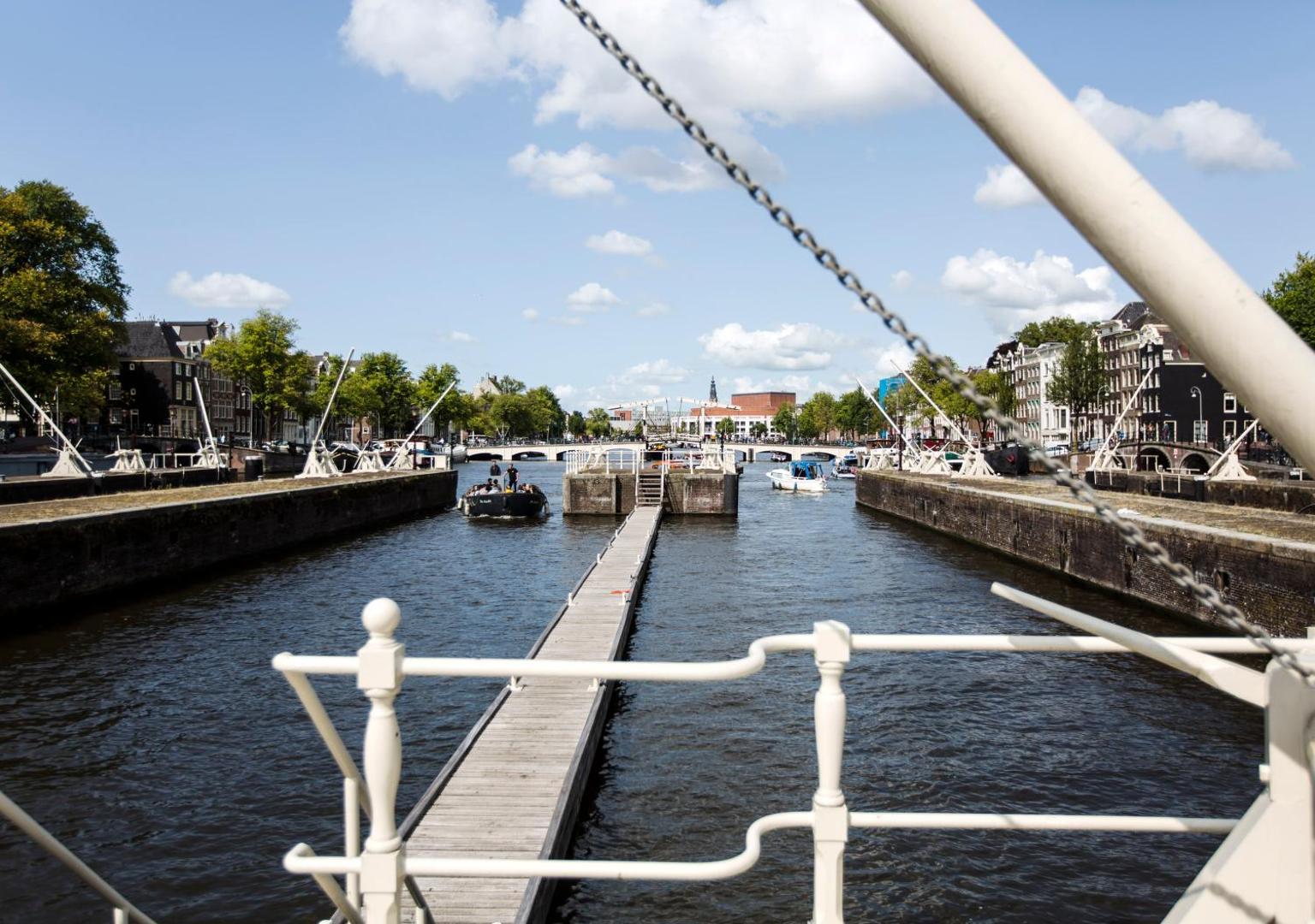 Foto 5: SWEETS - Amstelschutsluis