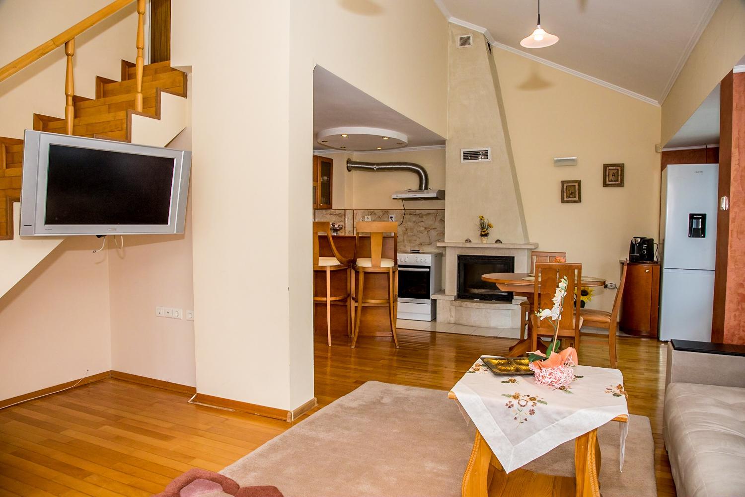 Spacious & Sunny Maisonette with Terrace near Centre by Flаt Manаger的照片9