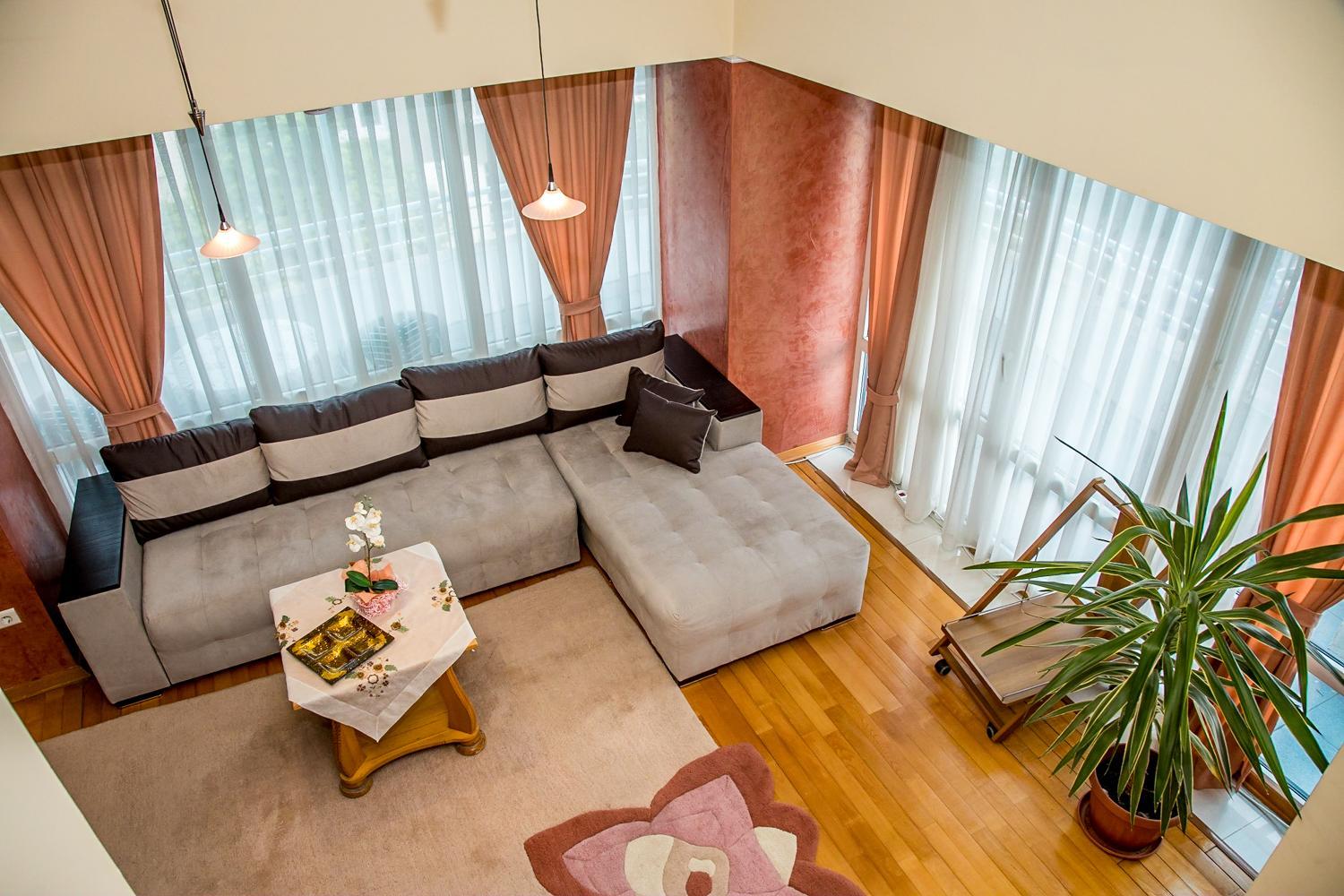 Spacious & Sunny Maisonette with Terrace near Centre by Flаt Manаger的照片3