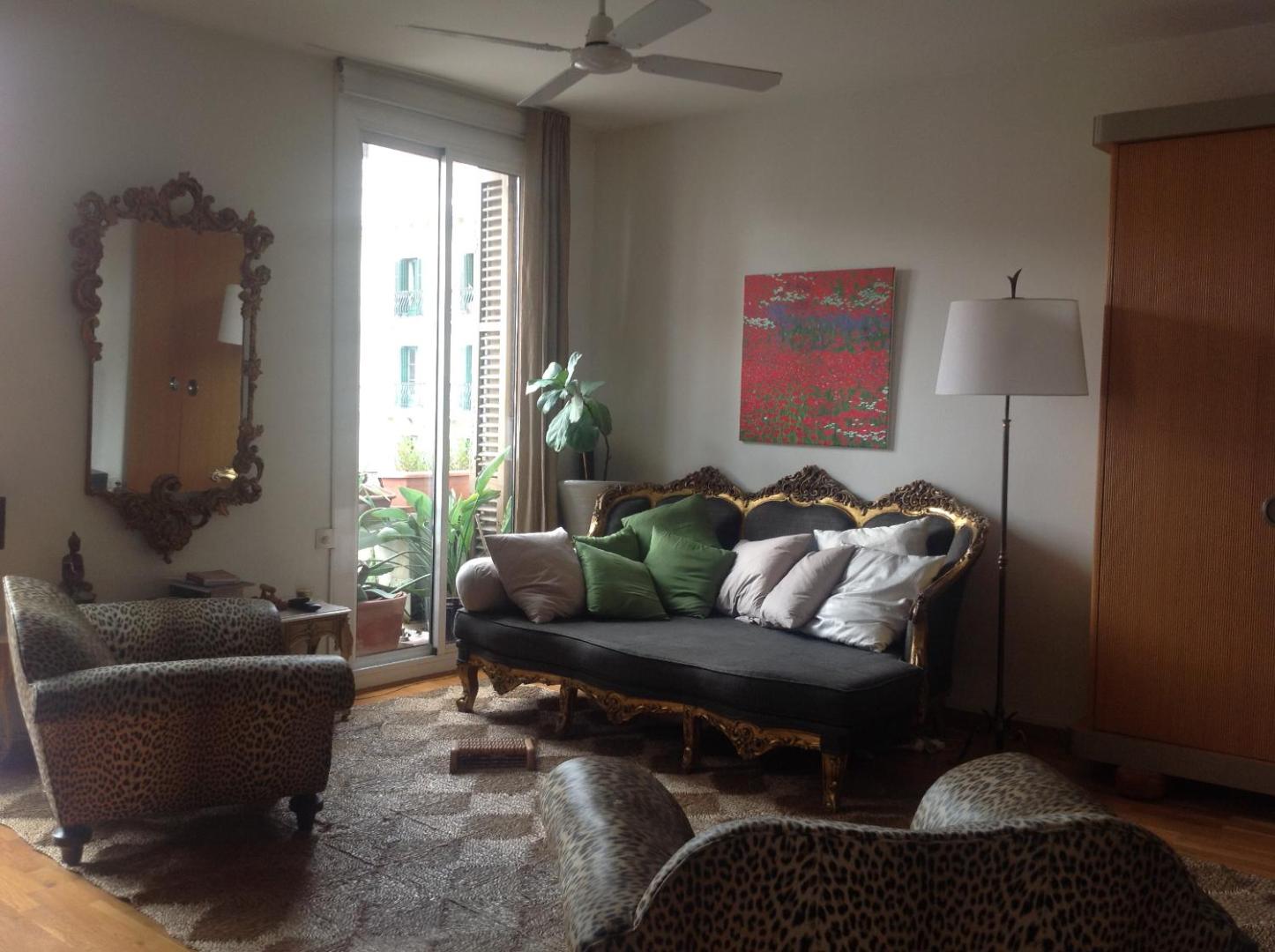 Spacious & Comfortable flat in centric Eixample photo 5