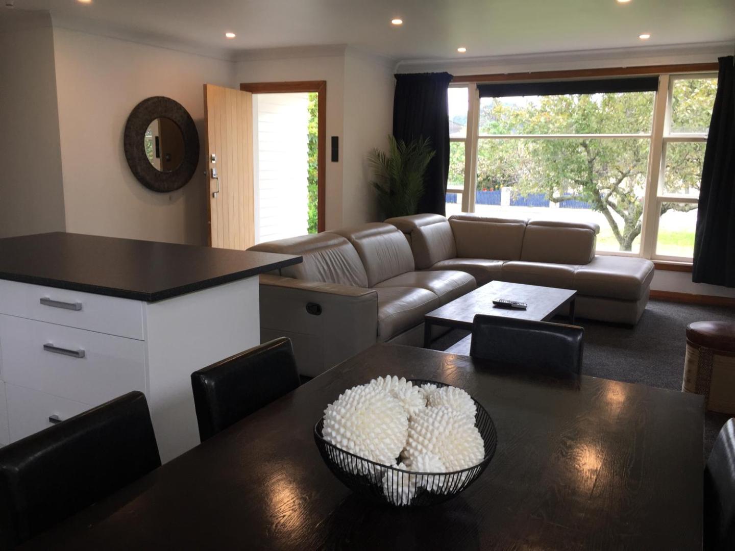 Zdjęcie 3: 3 & 4 Bedroom Holiday Houses Central Picton