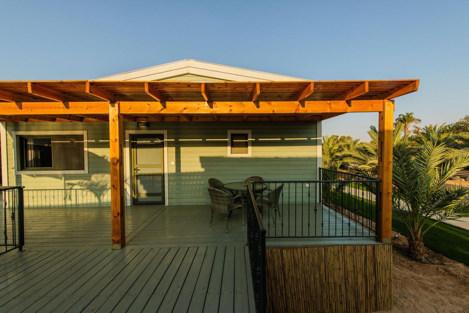 Kuva 8: Somewhere - Chalets in the Arava