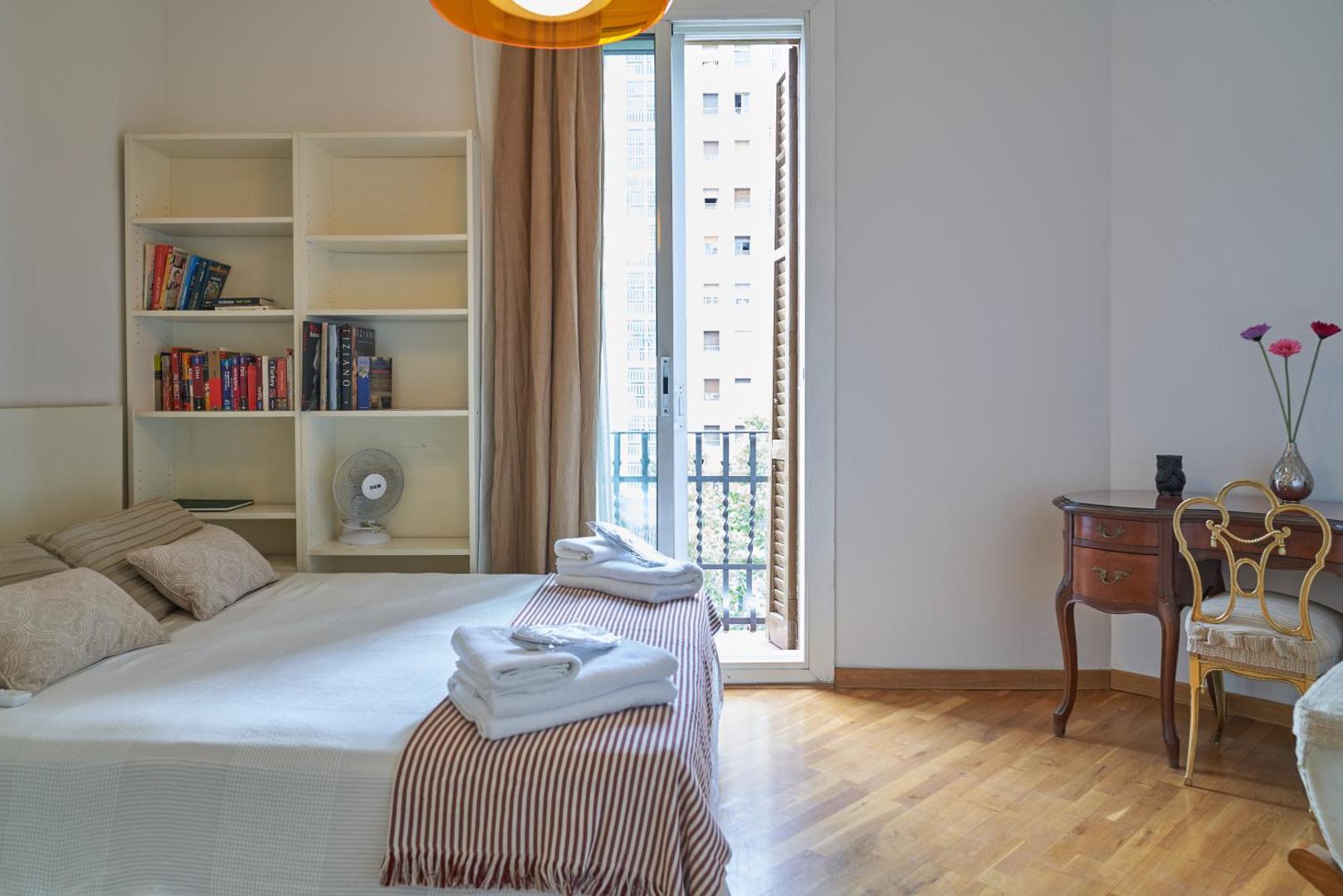 Spacious & Comfortable flat in centric Eixample photo 10
