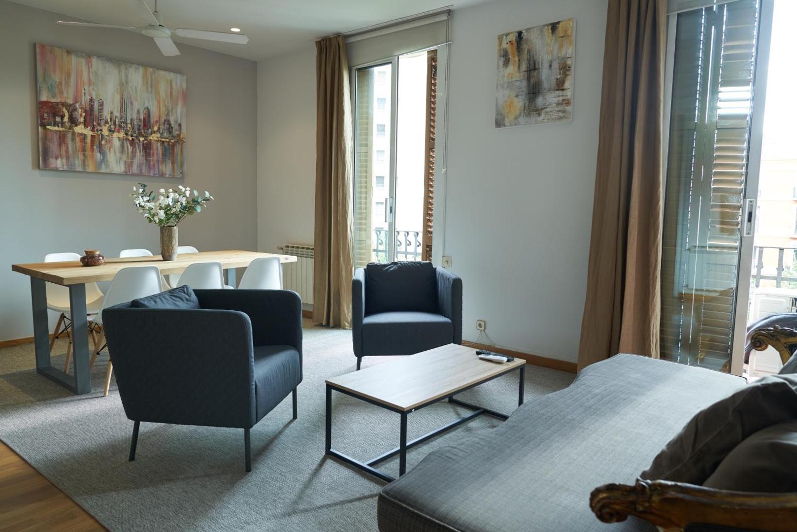 Spacious & Comfortable flat in centric Eixample photo 2