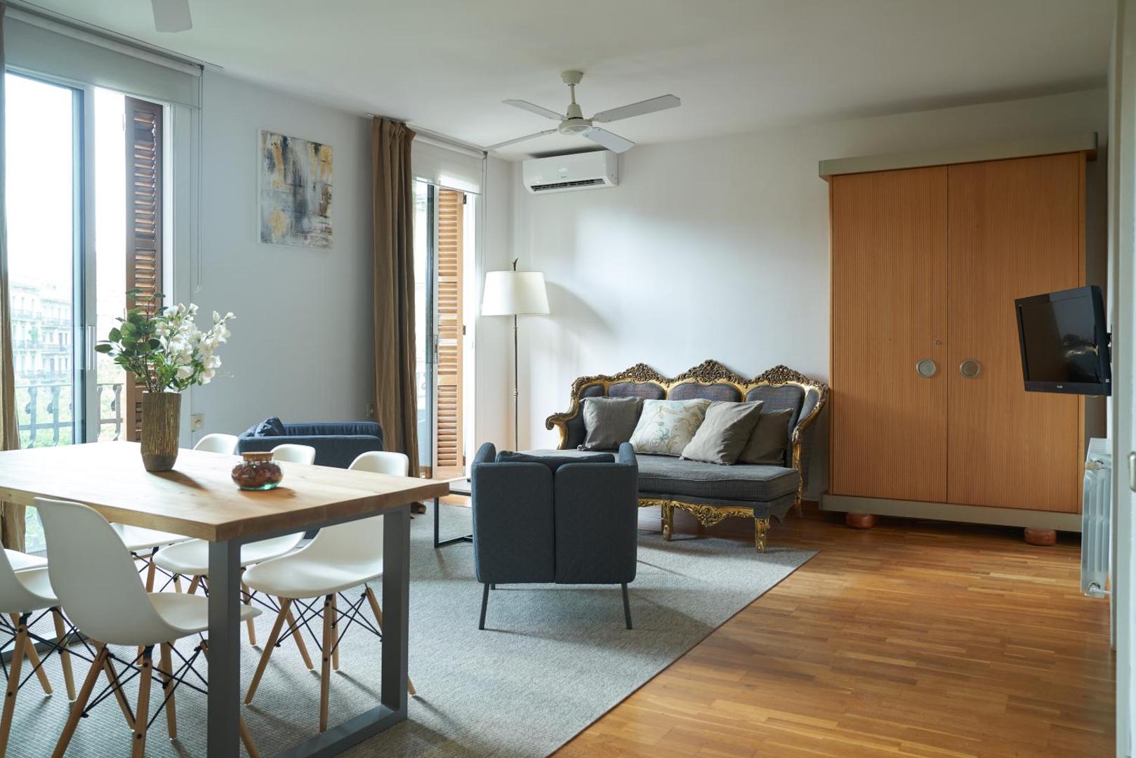 Spacious & Comfortable flat in centric Eixample photo 4