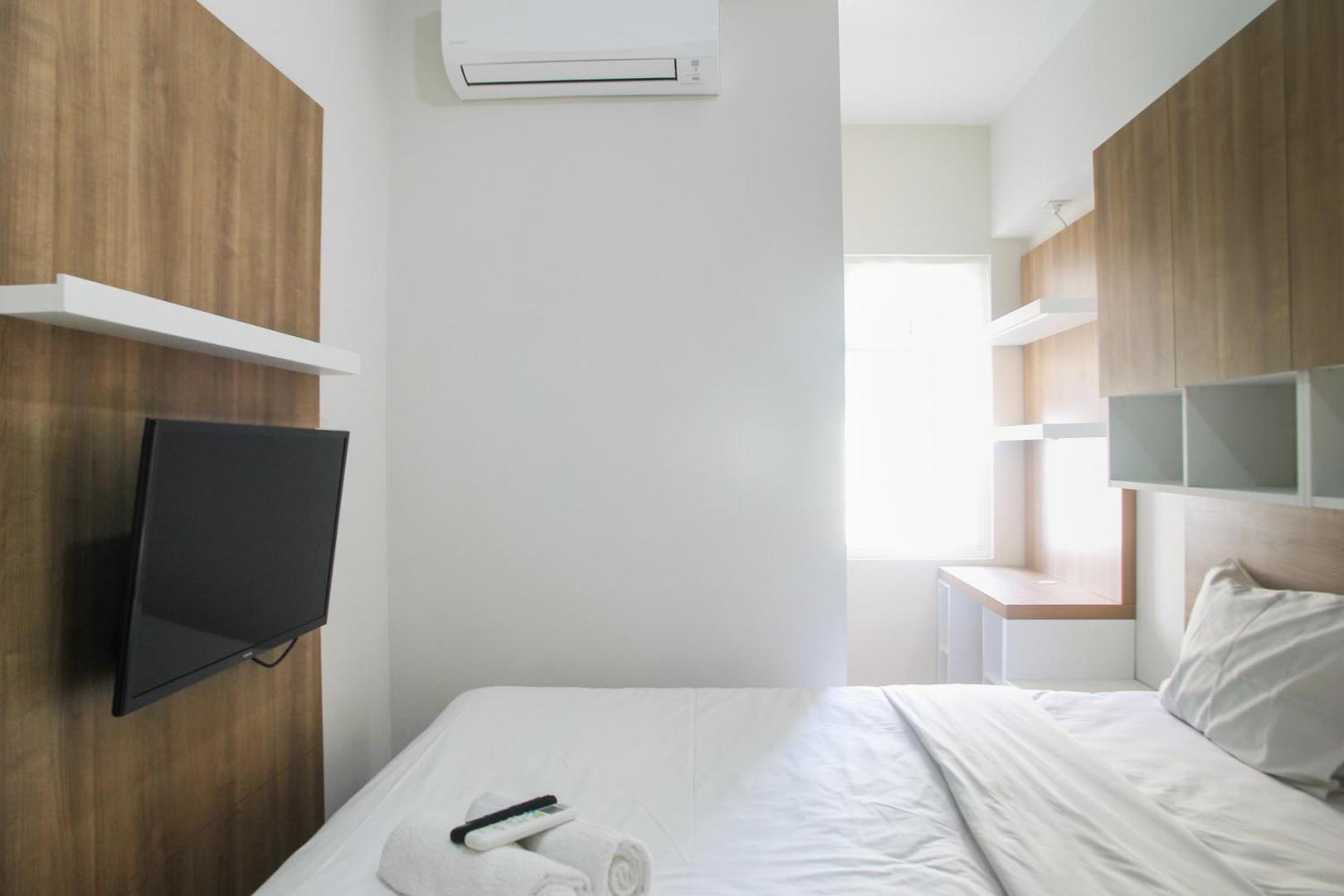 Foto 8: 2BR with Sofa Bed at Springlake Summarecon Apartment By Travelio