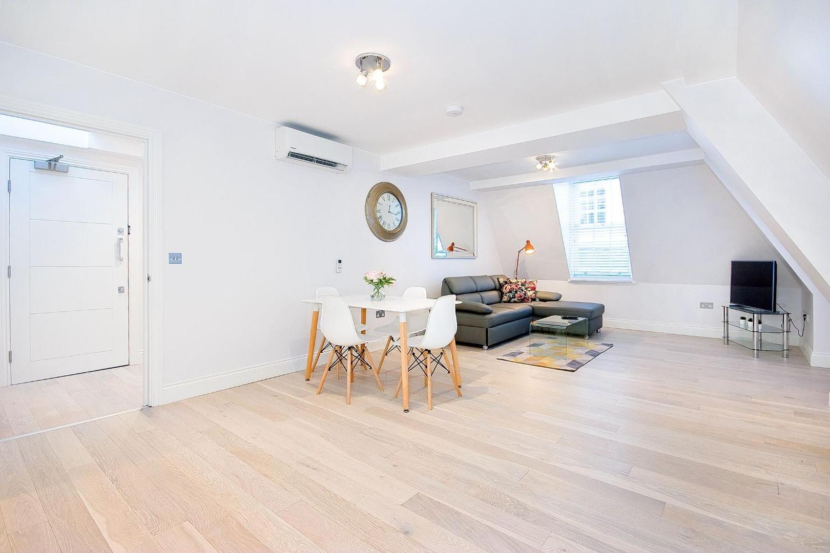 Bild 7: Eldon Chambers Flat 2 by City Living London