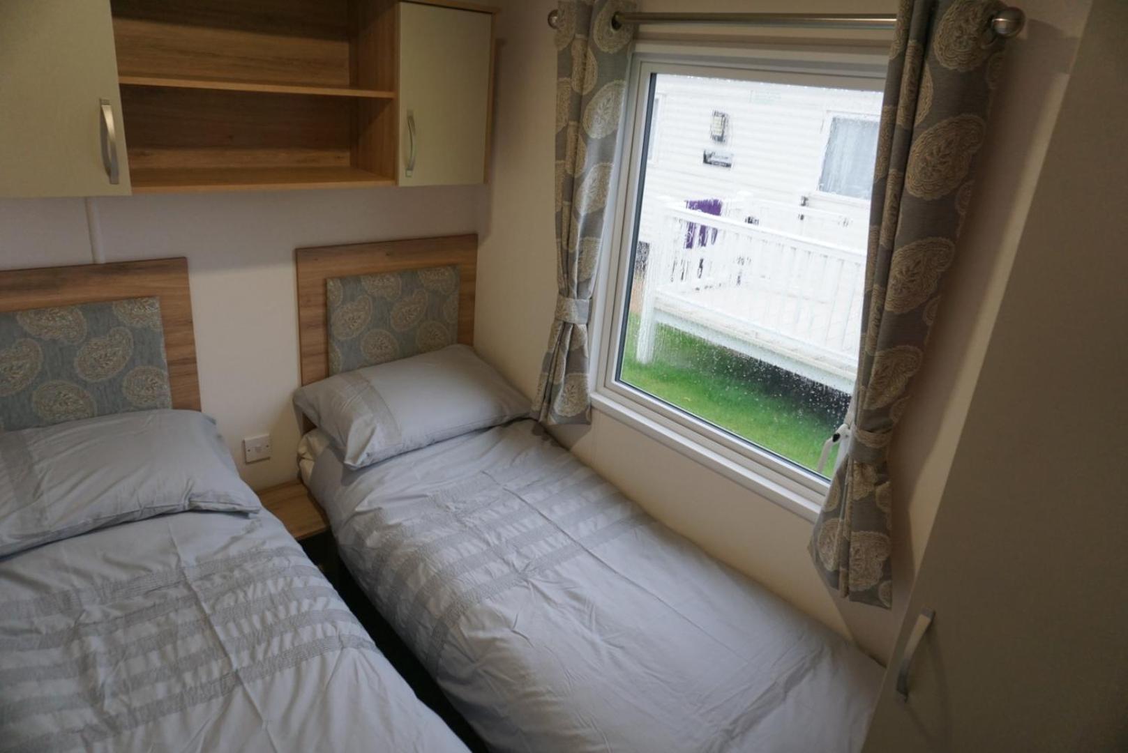 Fotografia 9: MPoint36 at Tattershall Lakes Hot Tub Lake Views 3 Bedrooms