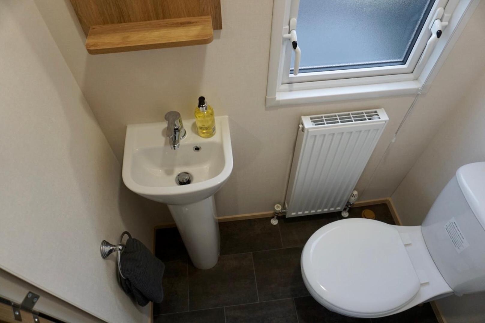 Fotografia 8: MPoint36 at Tattershall Lakes Hot Tub Lake Views 3 Bedrooms