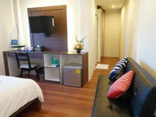 Фотография 5: Bed By Cruise Hotel At Samakkhi-Tivanont