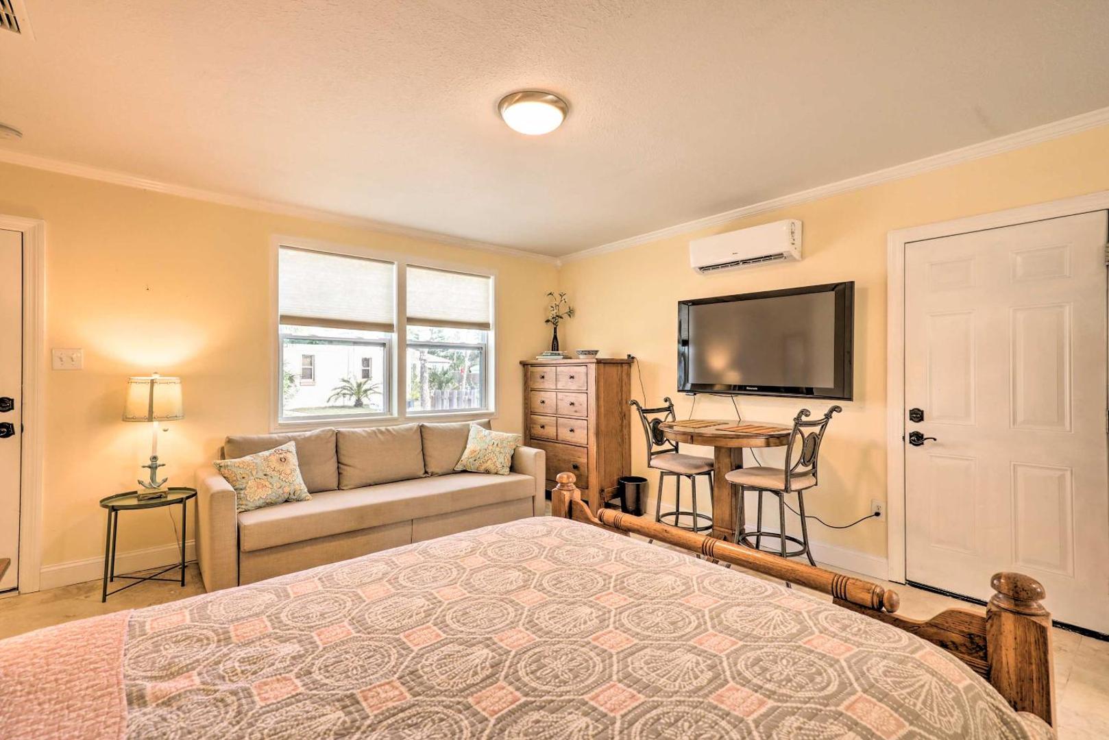 Billede 5: St Augustine Studio with Fire Pit - Walk to Beach!