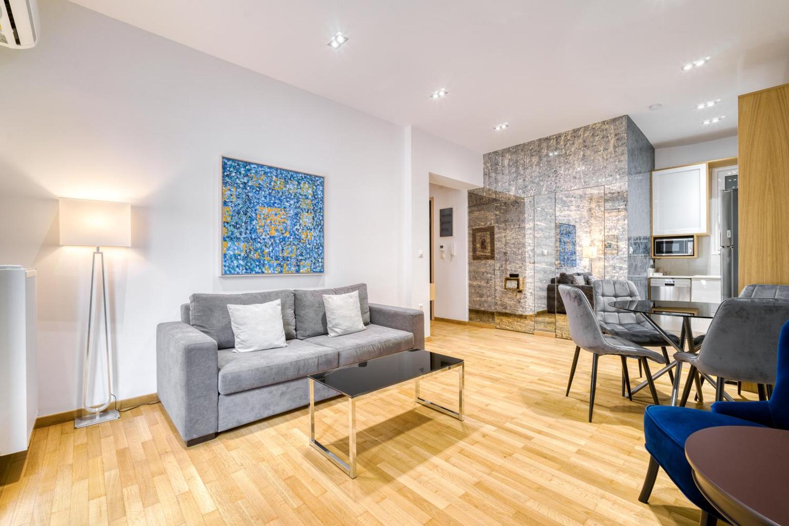 Foto 7: Stylish, Sunny New 2 Bedroom, Prime Central Athens