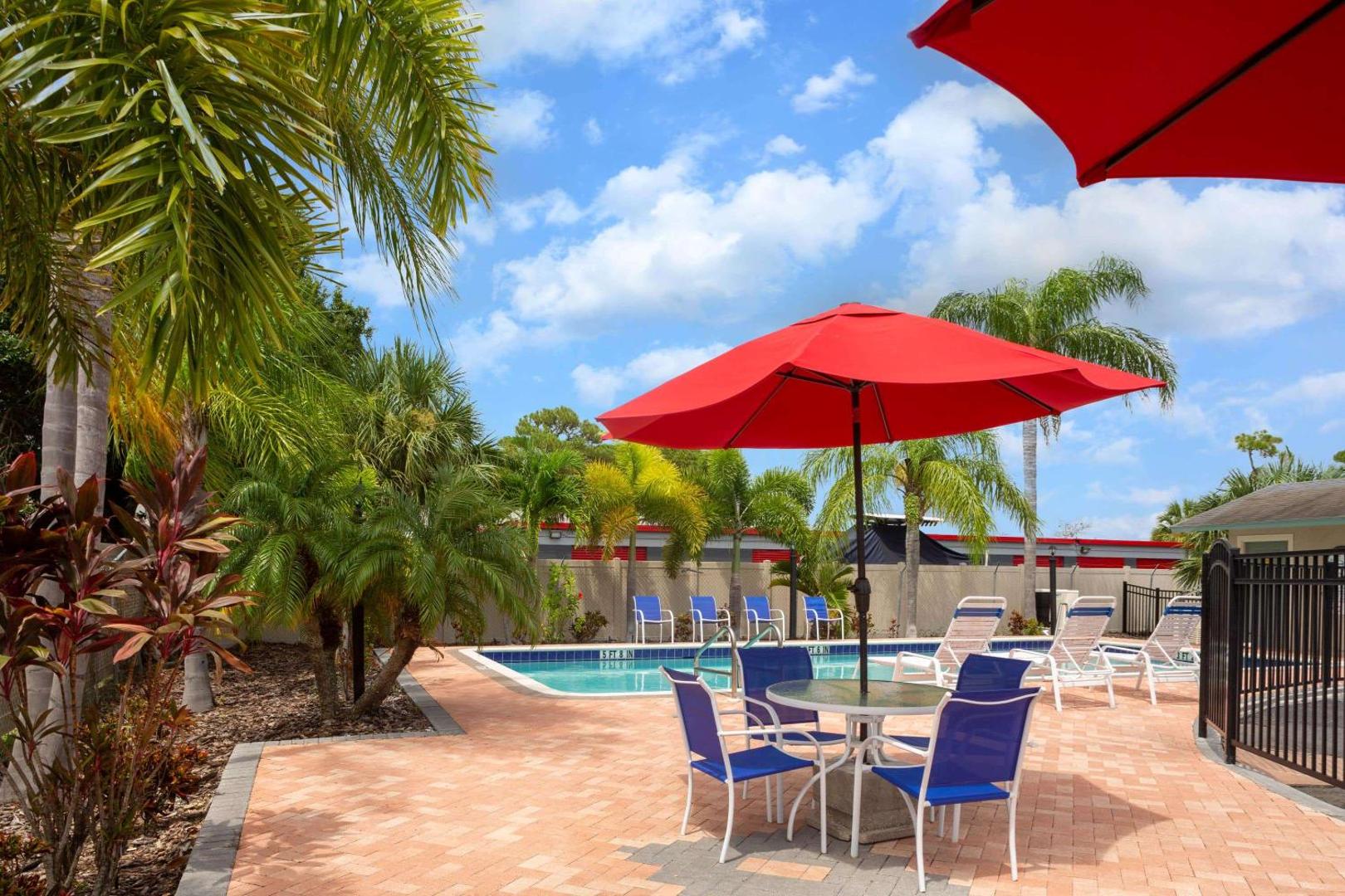 Φωτογραφία 5: Super 8 by Wyndham Bradenton Sarasota Area