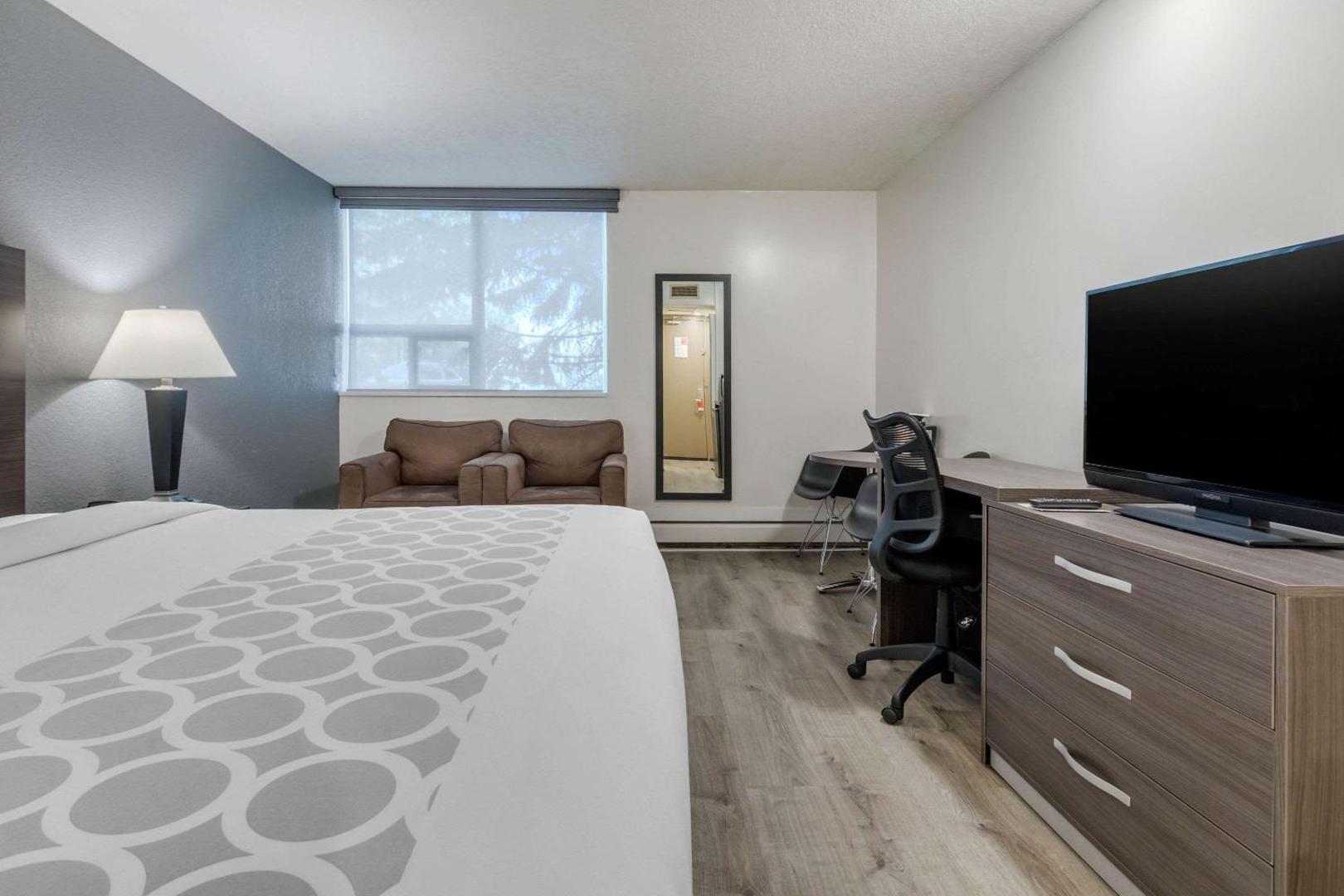 Bilde 5: Super 8 by Wyndham Macleod Trail Calgary