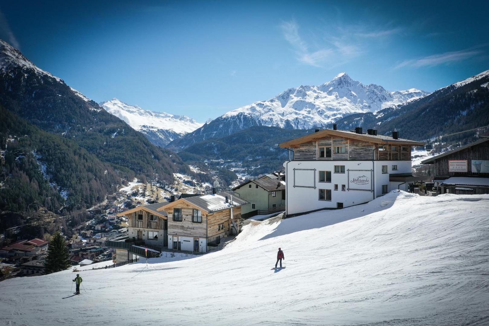 Фотография 10: Chalets - The Peak