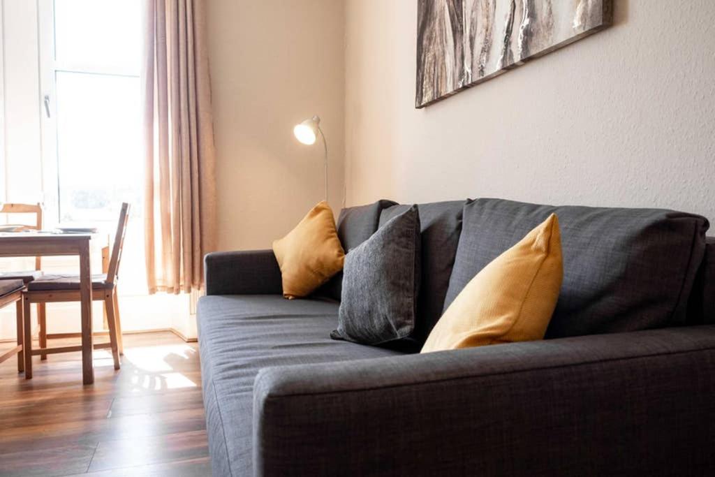 Foto 5: Bright, Spacious West-End Flat, Near University