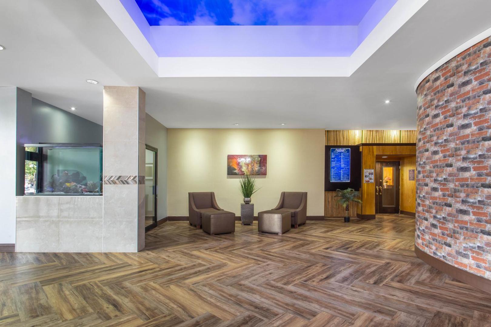 Foto 10: Ramada by Wyndham Tampa Westshore Airport South