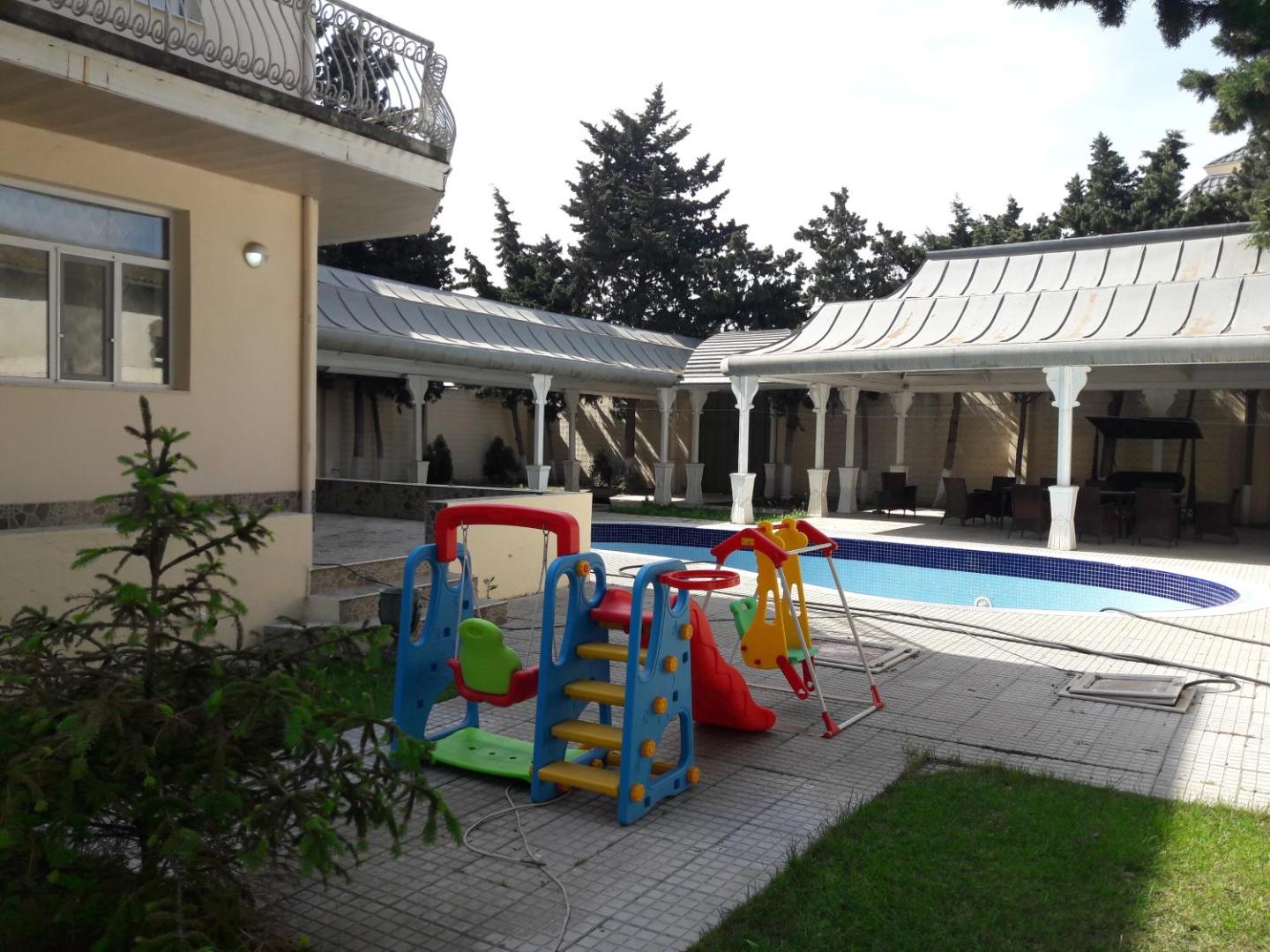 Foto 3: Дача 3 спальни У Моря Бузовны