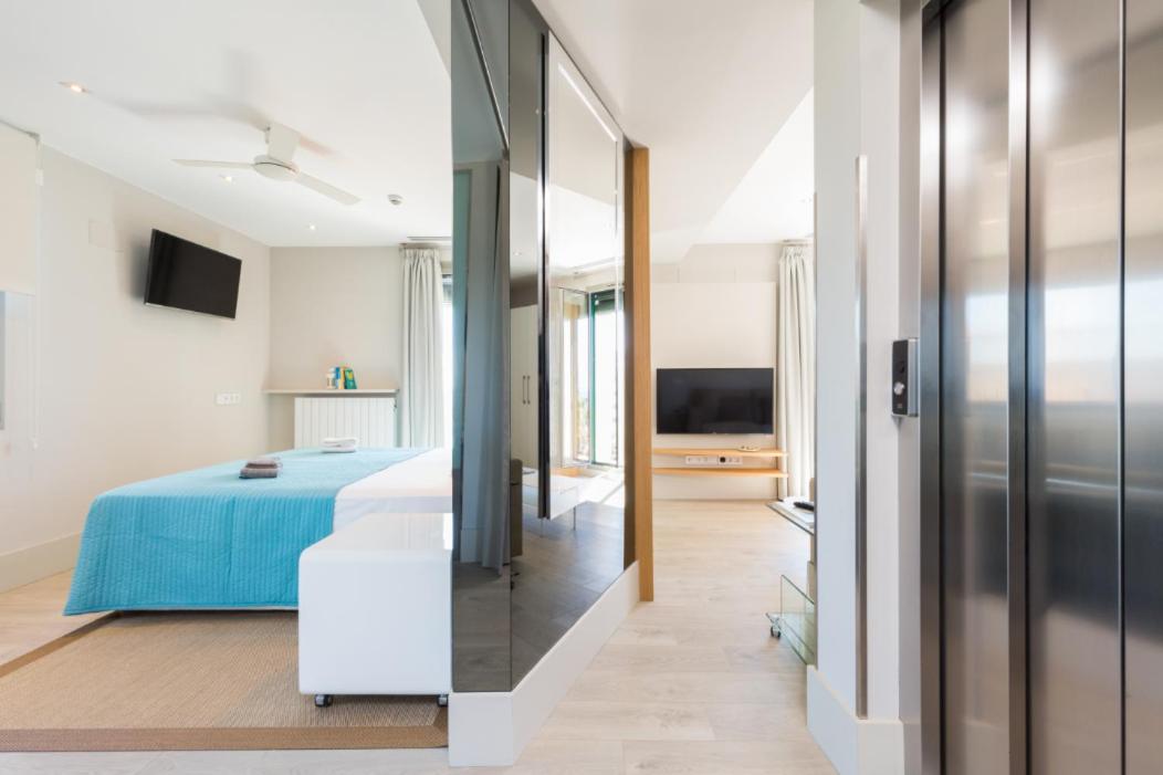 Фотография 10: Kronos on the Beach Attic Suite